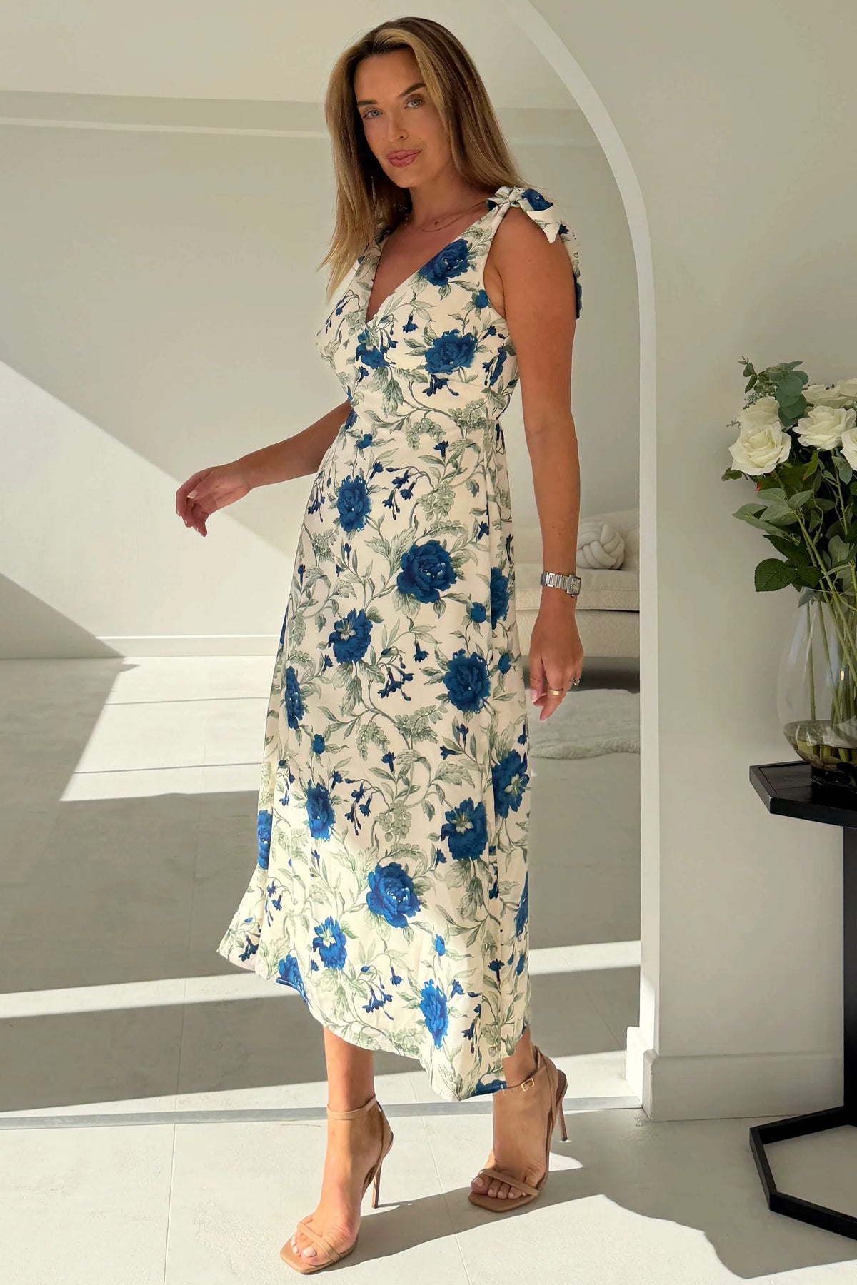 Girl In Mind Beverly White Navy Blue Floral Tie Shoulder Midi Dress – Love My Apparel
